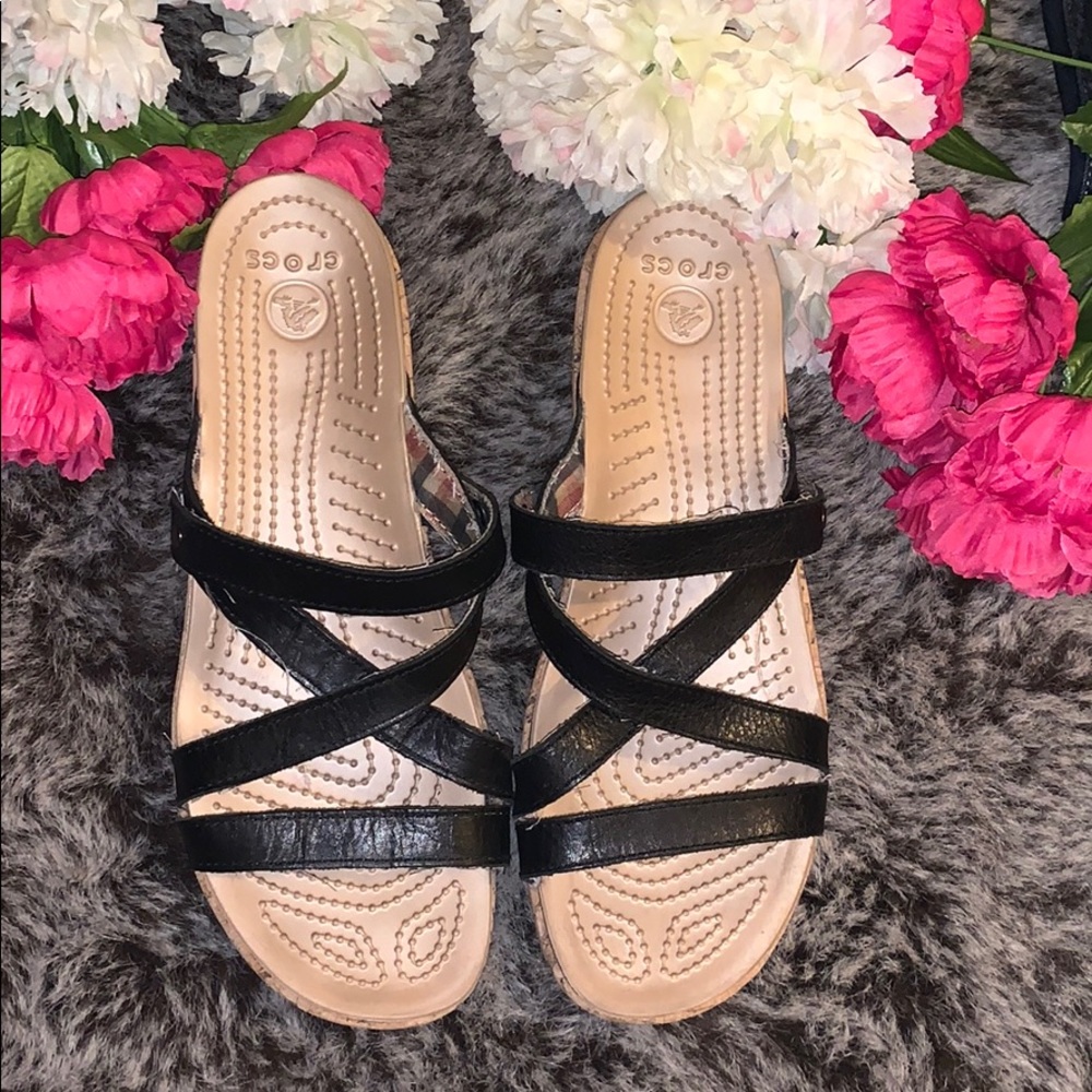 CROCS Super comfortable sandals wedged
